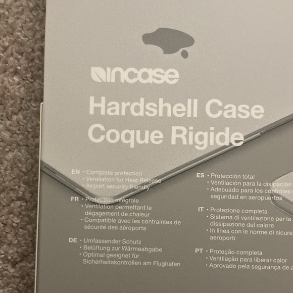 ✴️MacBook Air 13” Case - Picture 4 of 5